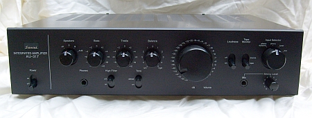 AU-317 amplifier, Front